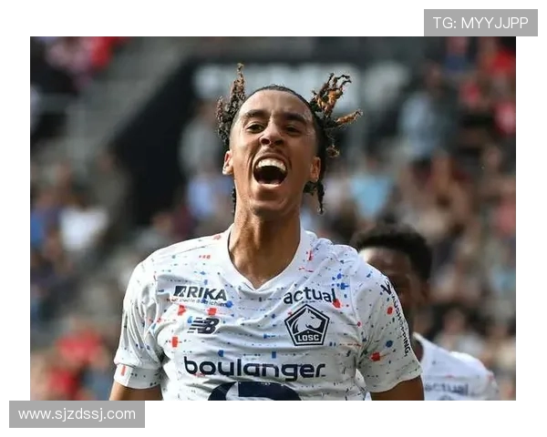 法甲巴黎周边产品：巴黎圣日耳曼的周边产品销售与球迷文化